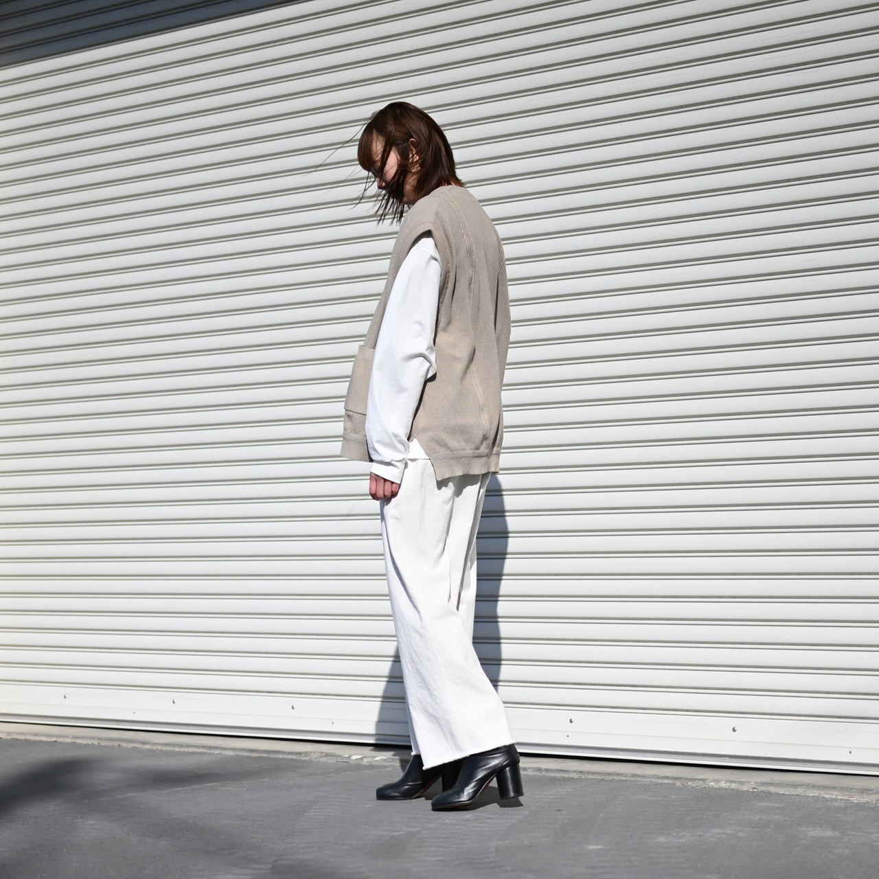 YASHIKI / GANKO別注 ×Shirotsume V-neck Vest　レディースコーディネート