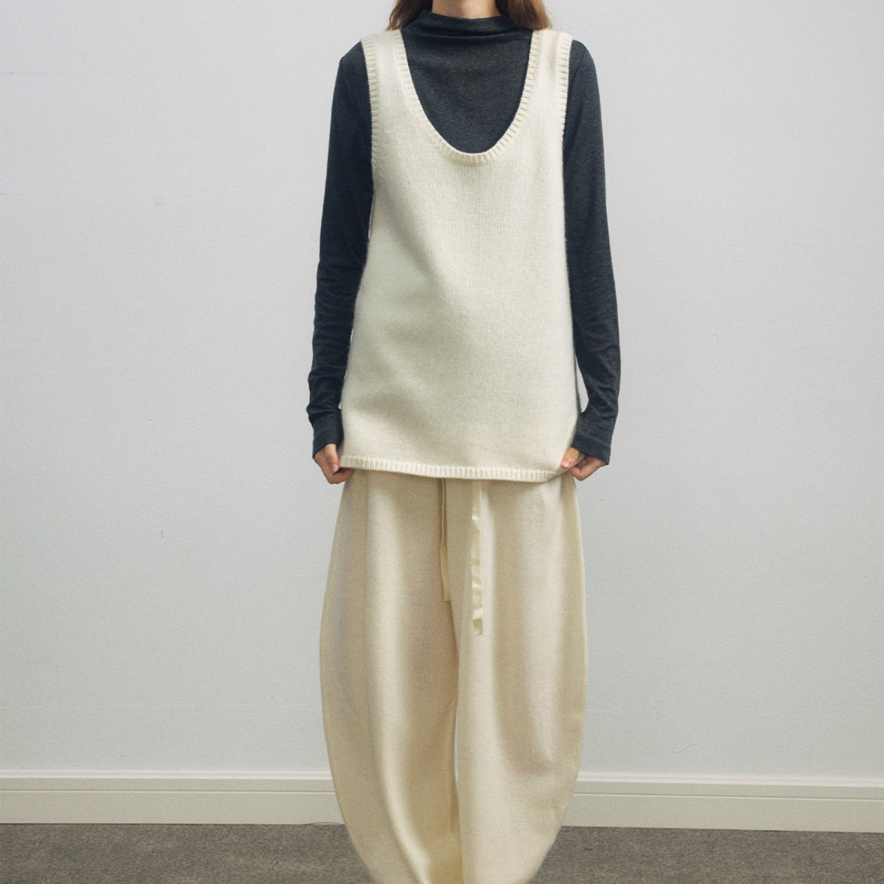 U-Neck Knit Vest T3614