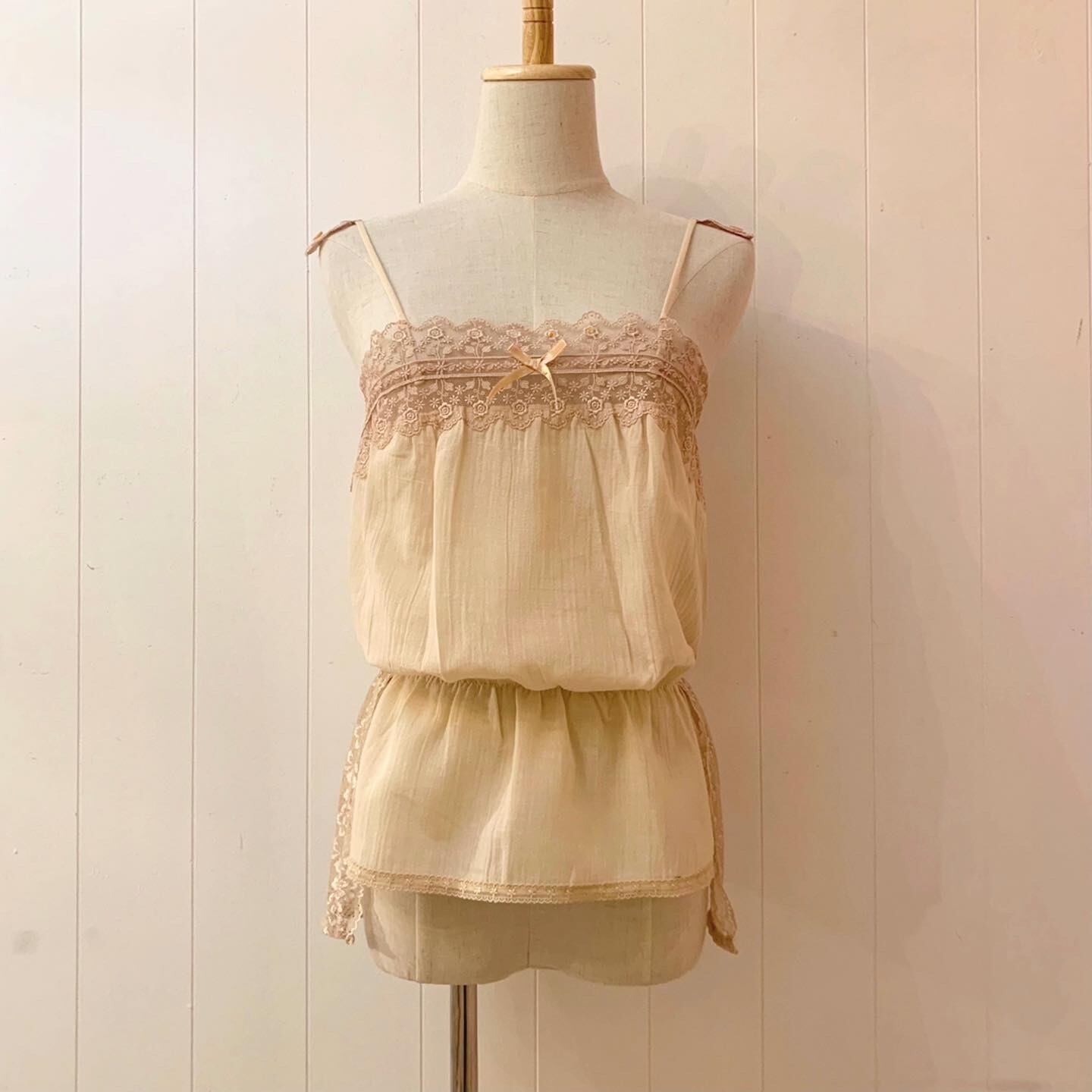 remake : sensitive skin epaulette camisole