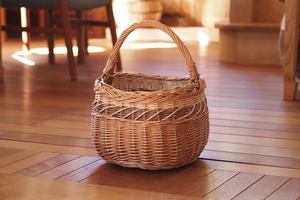 柳編みバスケット　ラトビア共和国