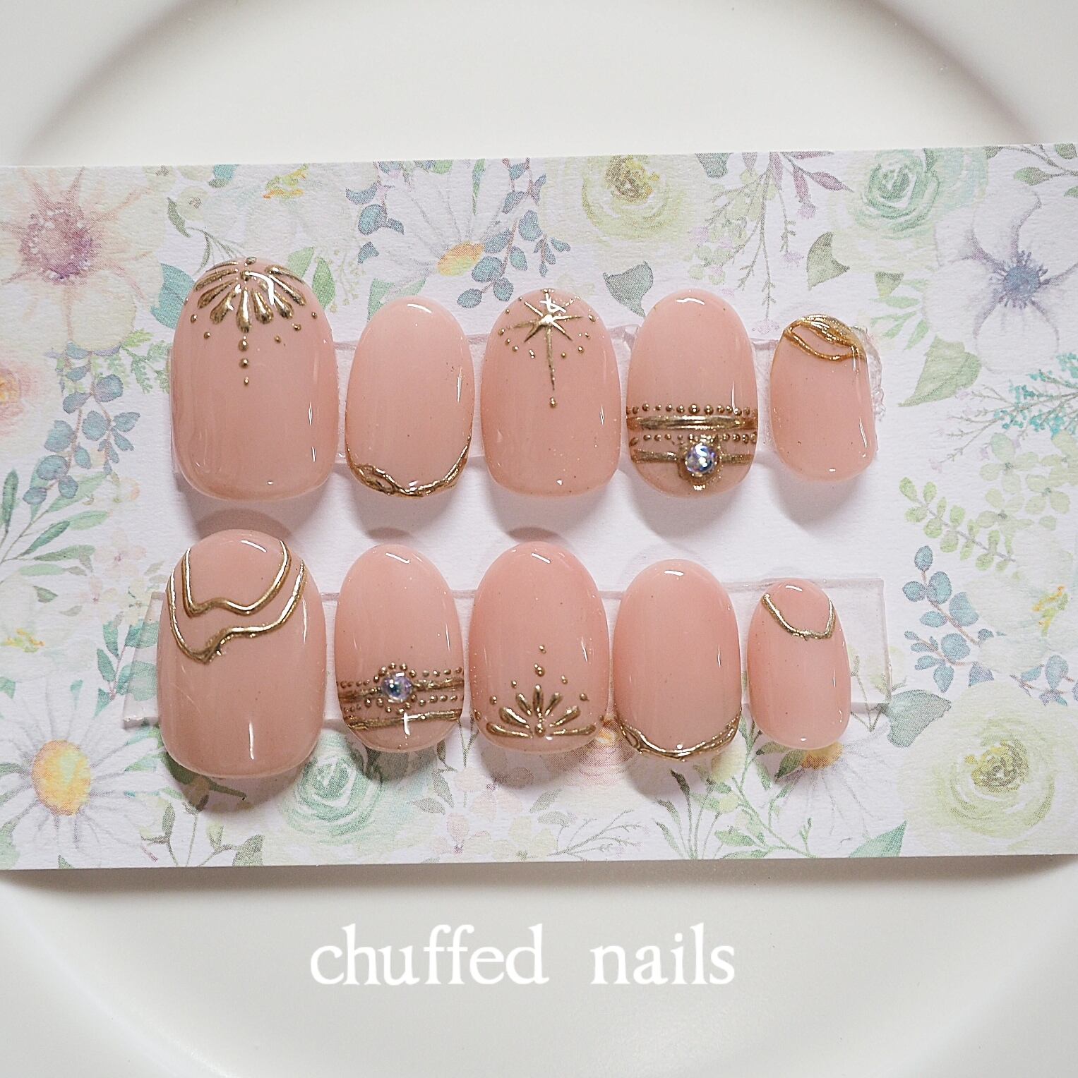 サイズオーダー】ネイルチップ 014 ゴールド細ライン | chuffed nails