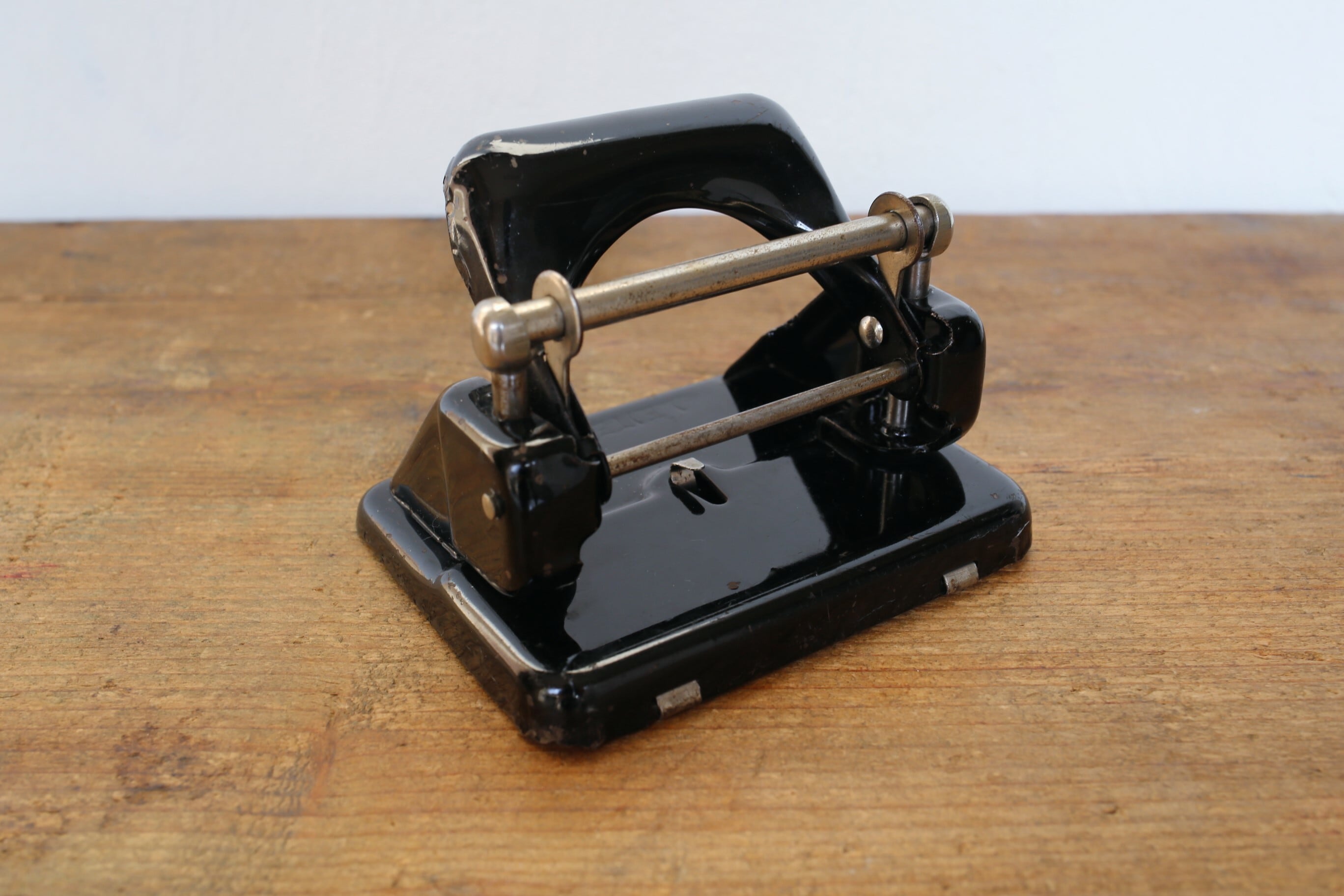 ドイツ アンティーク ヴィンテージ LEITZ 『No.18』 2つ穴パンチ