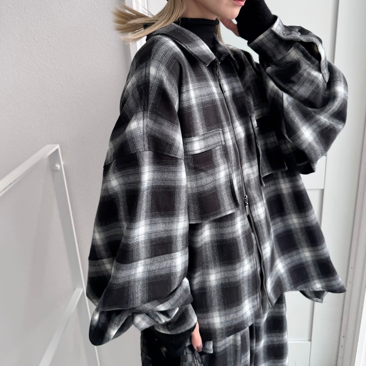 Ombre check asymmetric zip JK/black
