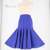 社交ダンス 衣装 スタンダード スカート レッスンウェア オールシーズン 青 ブルー系 Chacott チャコット ラインストーン 練習着 上品 ロイヤルブルー スカート丈60cm ウエスト29cm～ 伸縮性 ポリエステル ポリウレタン ダンス衣装 発表会 おしゃれ 女性用 大人用 楽器なし フォーマル服 上品スタイル フィット感