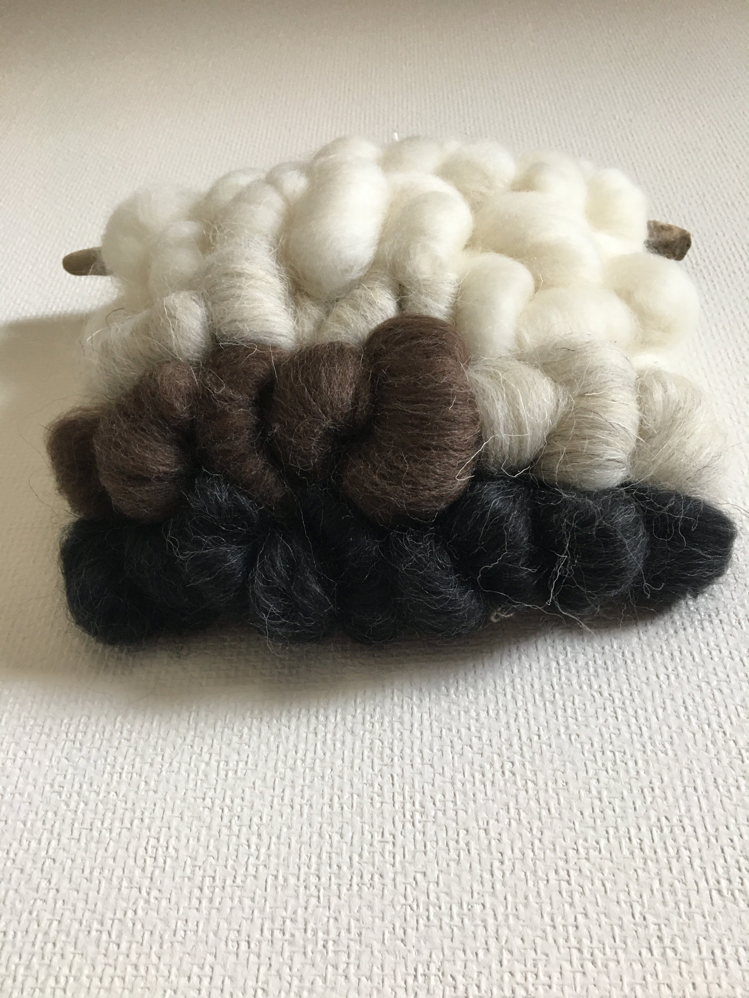 MER［メール］ハンドメイド 羊毛タペストリーホワイト×グレー 大型