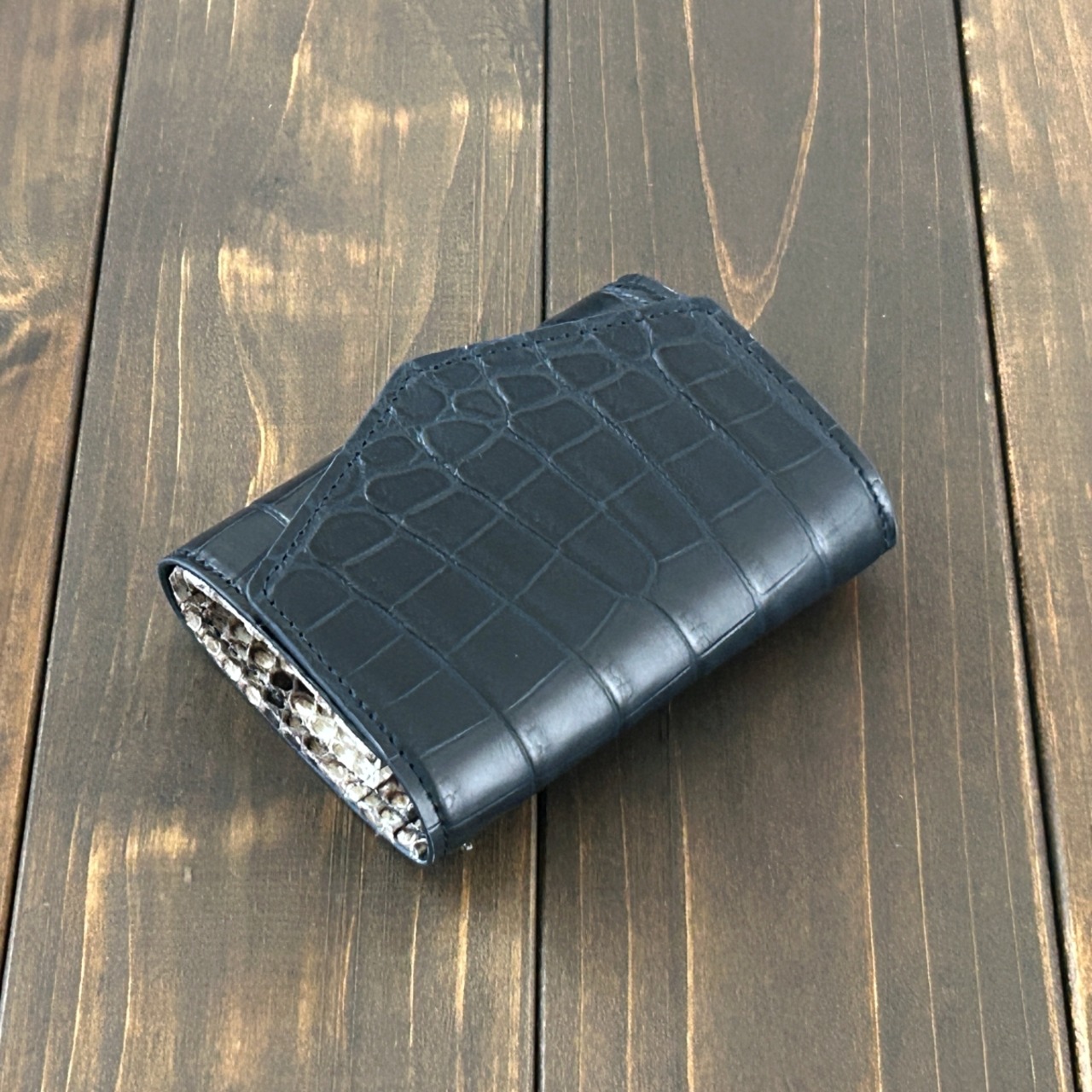クロコダイル コンパクトウォレット インクブラック