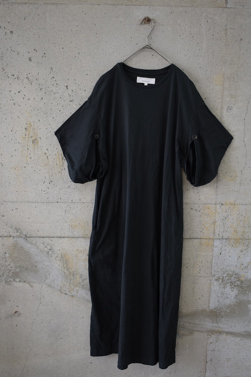 Sleeve design black dress