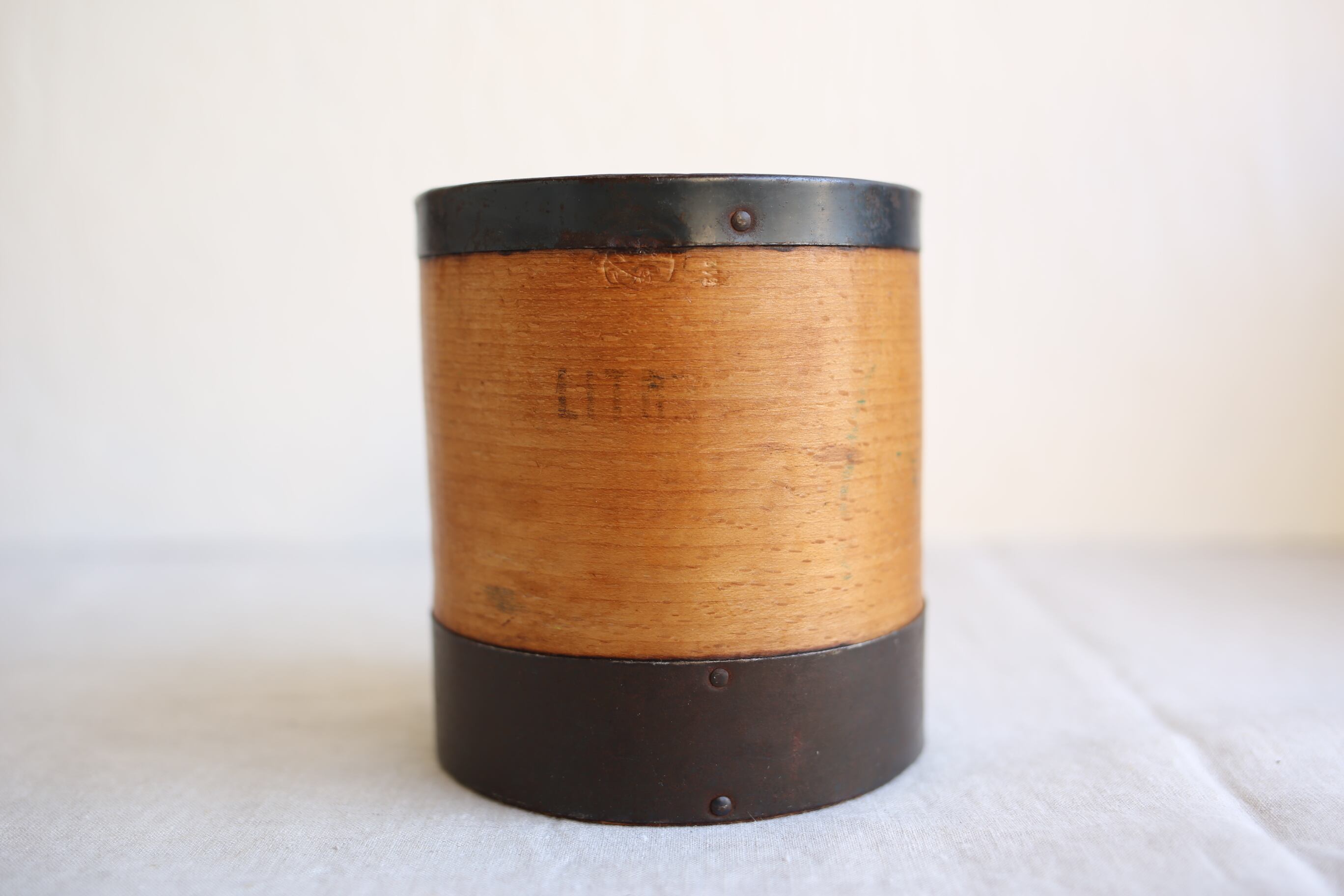 フランス アンティーク ヴィンテージ 木製 計量カップ 『LITRE』 N-02129a