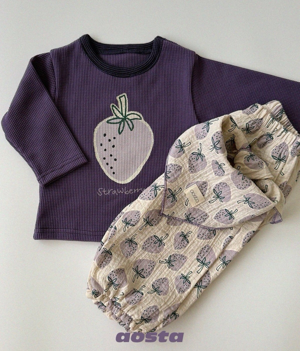 送料無料【予約】/ いちごTシャツ / aosta