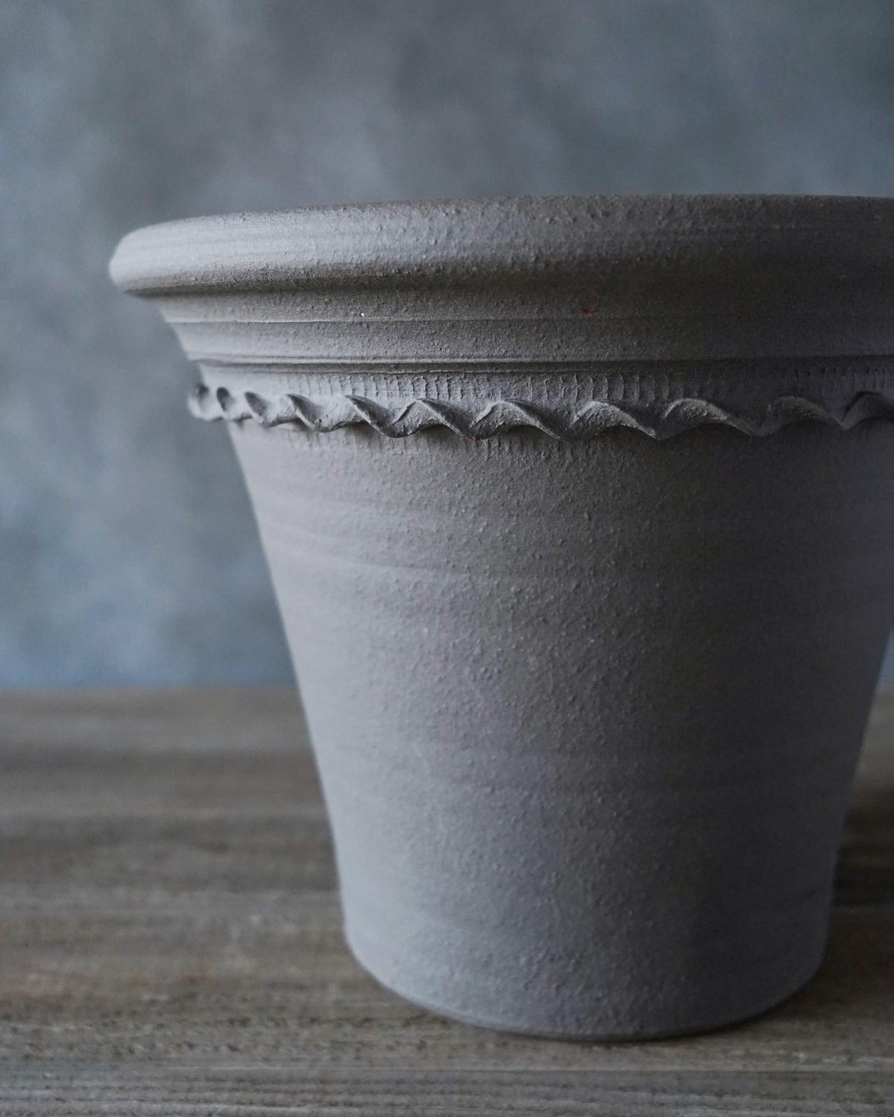 ウィッチフォード 【高級植木鉢】 ペイストリー L アッシュ φ29cm