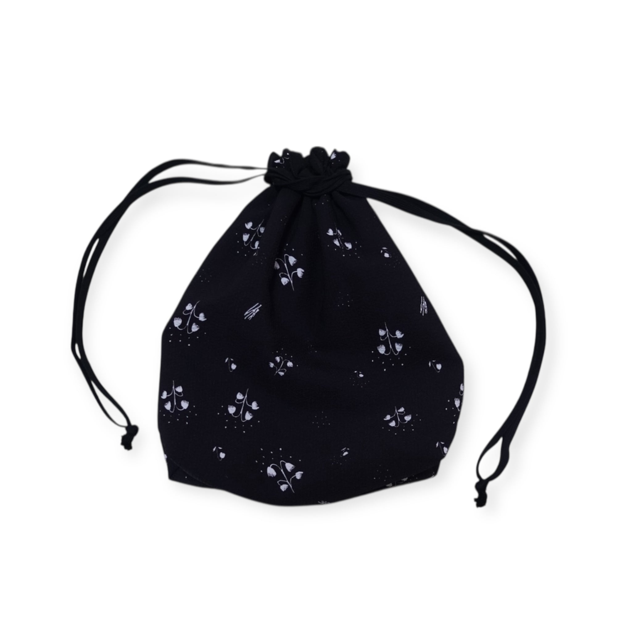 nana2277nana。パッチワークの巾着袋Mサイズ（すずらん＊黒地） suzuran drawstring 巾着 bag | -by RYOJI OBATA OFFICIAL STORE