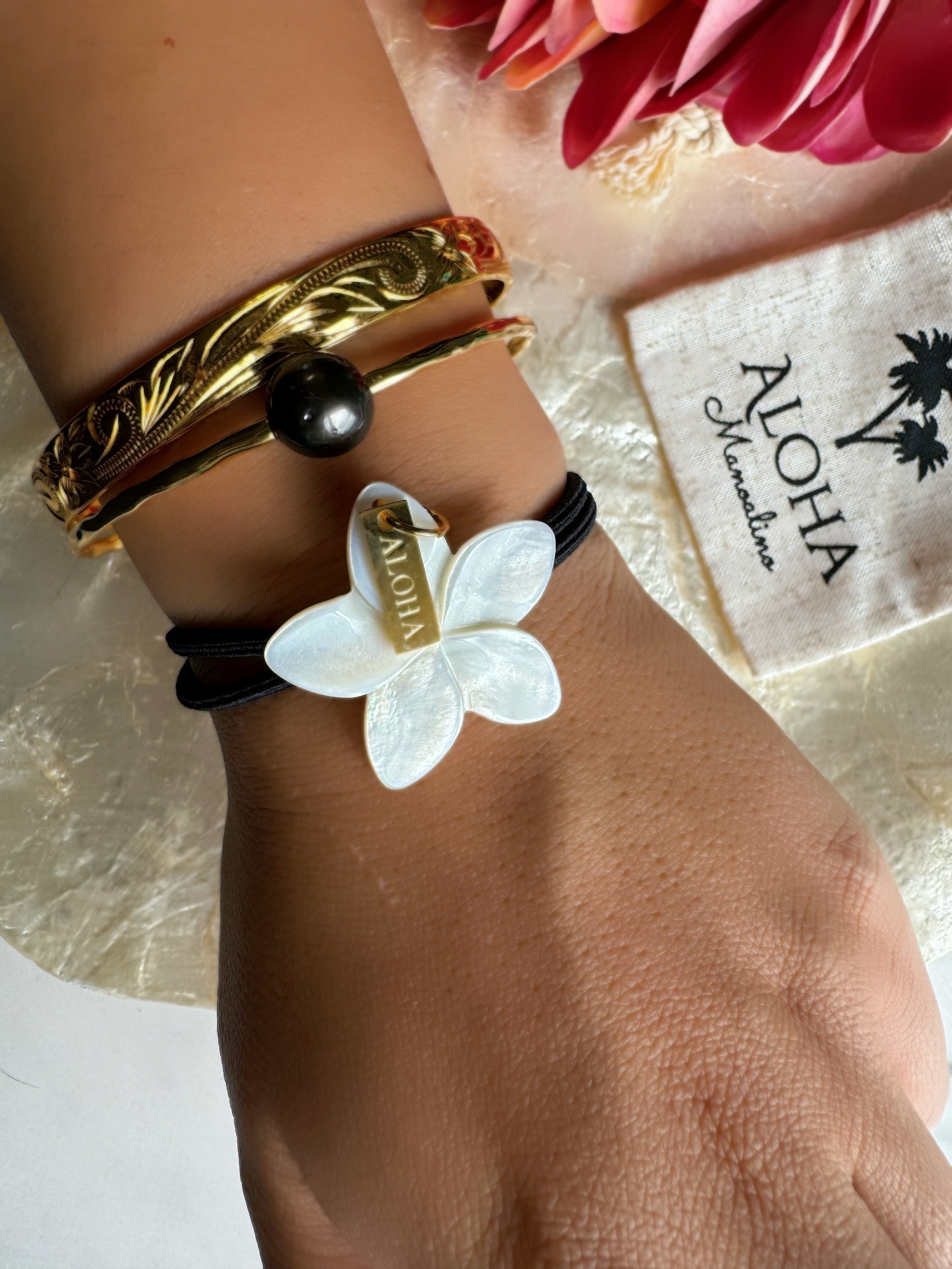 Freshwater shell plumeria hair accessory（淡水シェルプルメリア