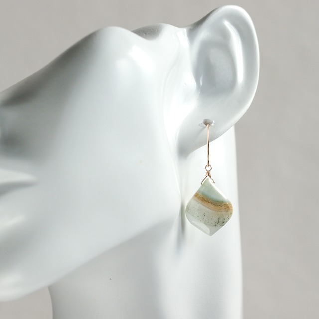 14kgf｜ナチュラルな色に惹かれて｜オパールのシンプルピアス