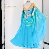 社交ダンス 衣装 白樺ドレス スタンダード ドレス ワンピース 青 フロート 水色 光沢 上品 綺麗 ダンス パーティ 発表会 デモ 競技 ブルー系 イエロー系 ドレス 美しい 上品なデザイン 華やか おしゃれ 社交ダンス衣装 競技用 発表会用 ワンピースドレス 光沢感