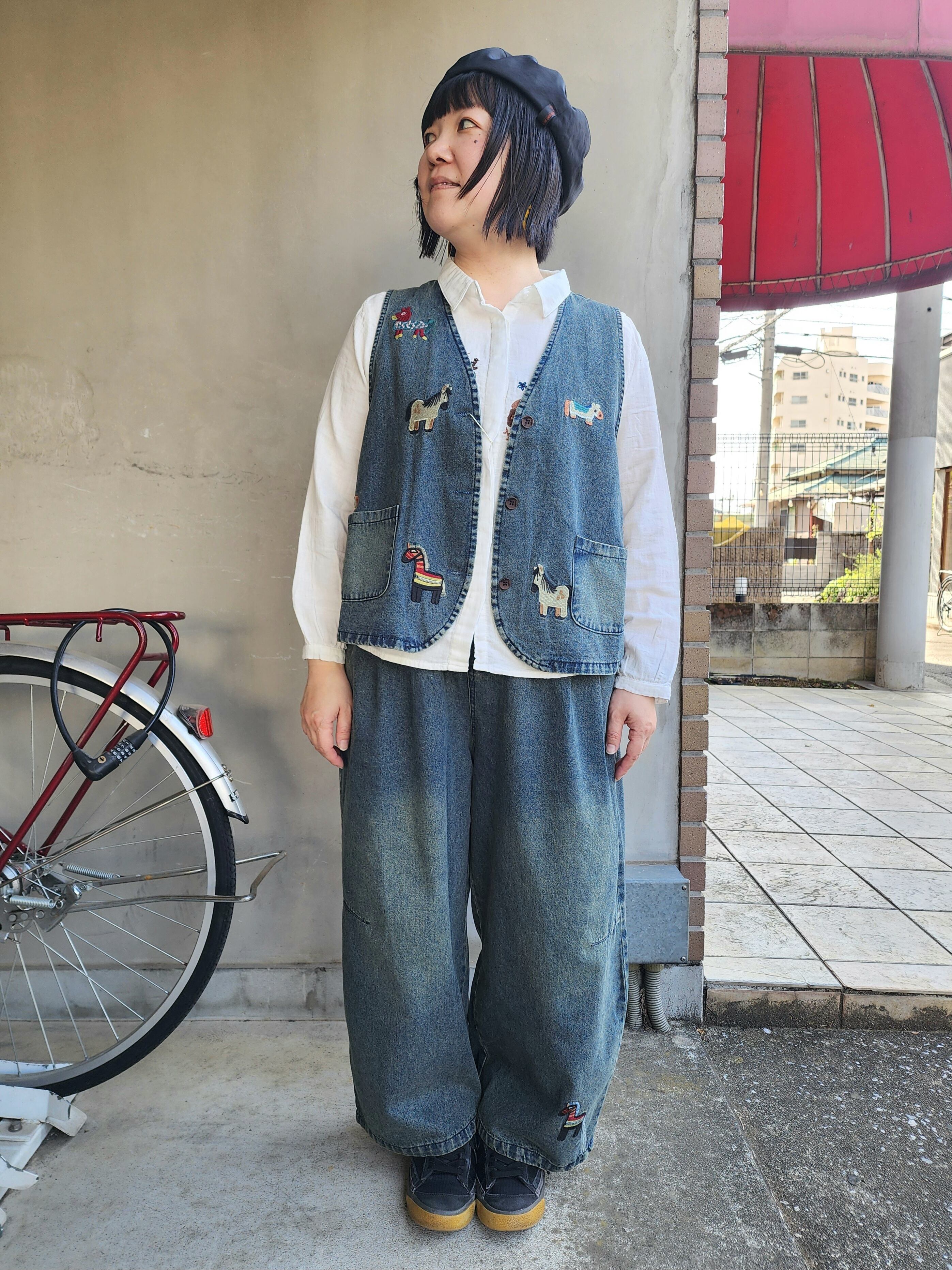 色んなお馬さん刺繍のデニムベスト | ワンダフル商会