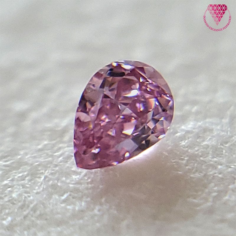 Fancy intense pink0.109ct ピンクダイヤモンドネックレス