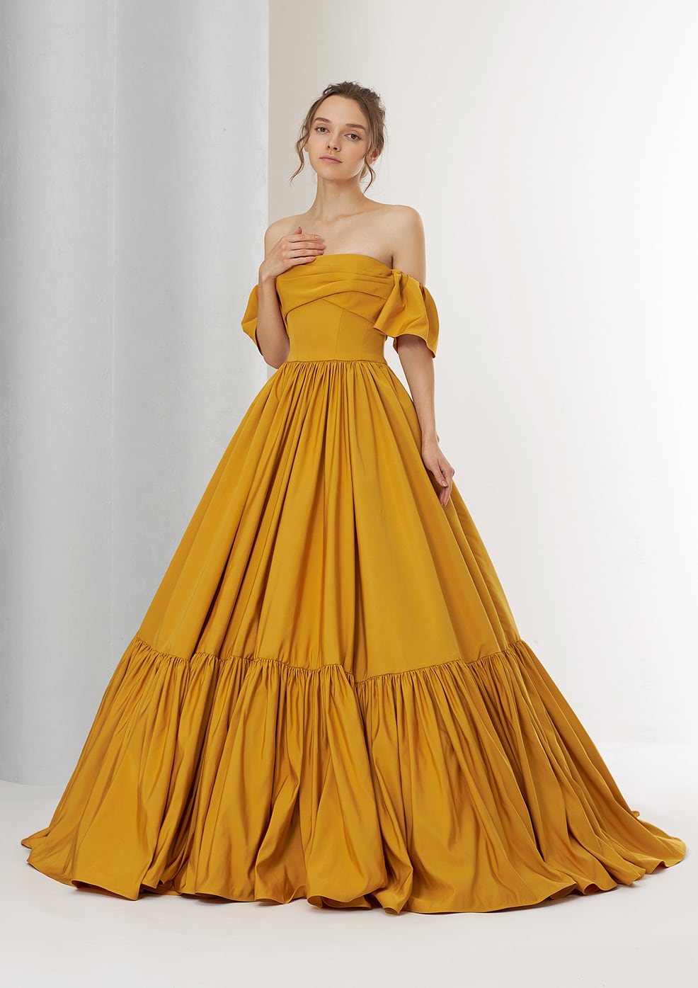イエローカラードレス オフショルダーの2WAYドレス ロングトレーン  