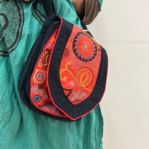 刺繍ショルダーバッグ