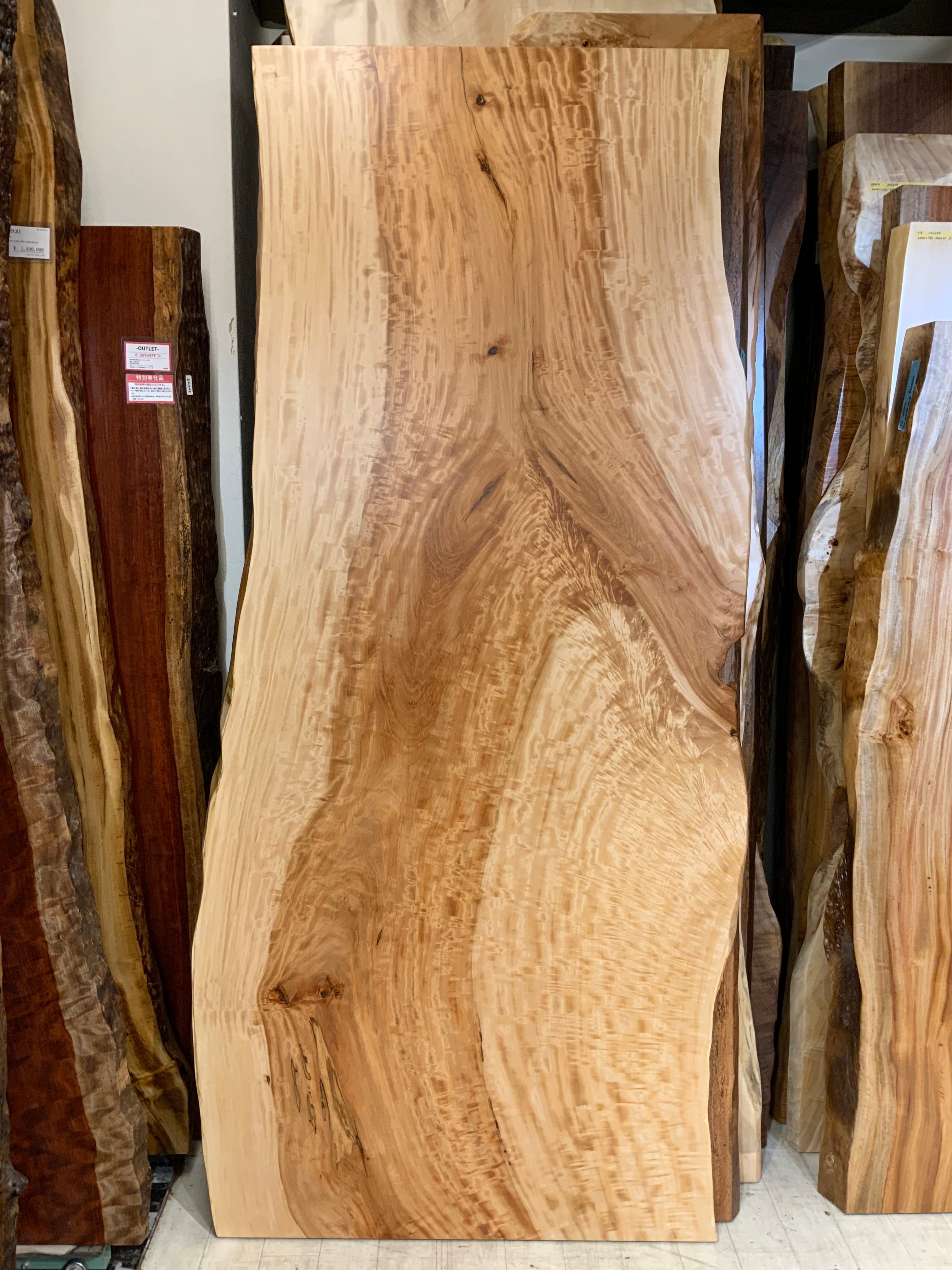 縮杢】栃（トチ）_2300×860-1050×57_浅草本店_テーブル天板/一枚板