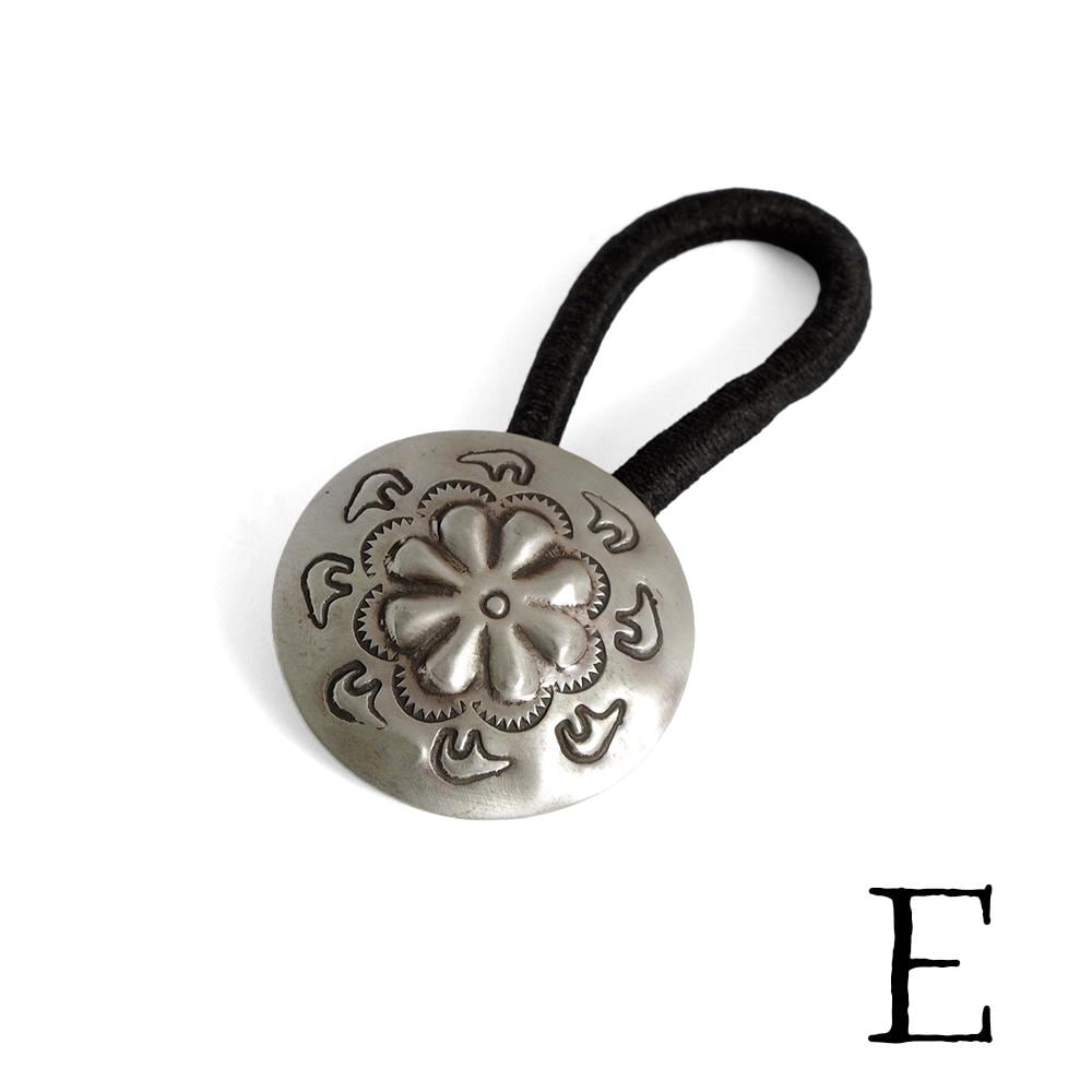 INDIAN JEWELRY インディアンジュエリー】Navajo Silver Concho M