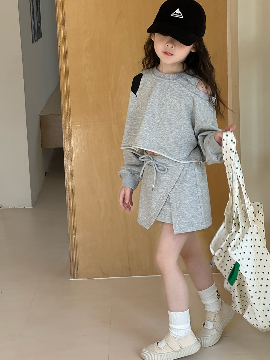 ショート丈ハートトレーナー×インパン付きミニスカート　セットアップ