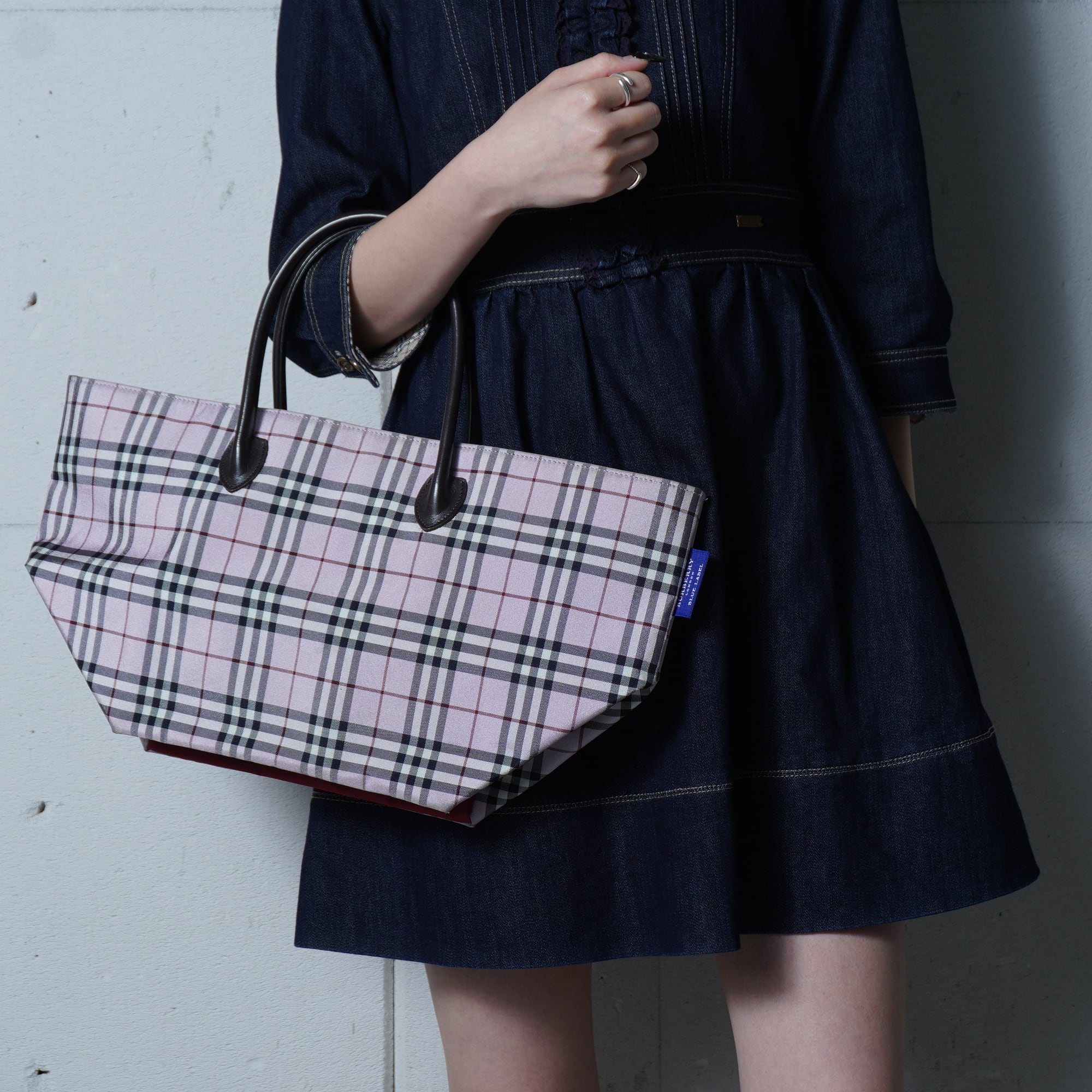 超美品✨ BURBERRY トートバッグ ノバチェック ピンク系 メタルロゴ BURBERRY】バーバリー ”ノヴァチェック” レザー切り替えトートバッグ