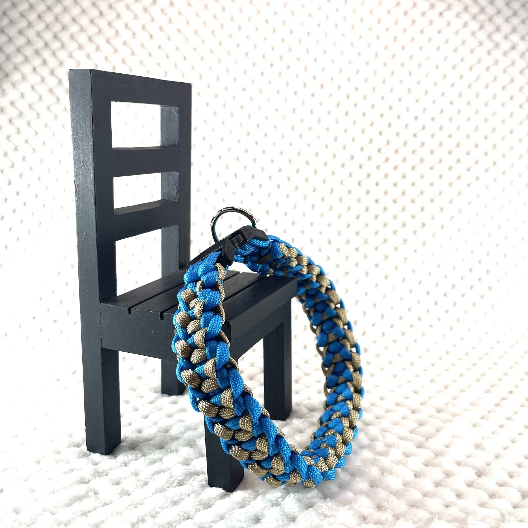 公式]パラコード編み＃268spider fangs(蜘蛛の牙)中型・大型犬用首輪