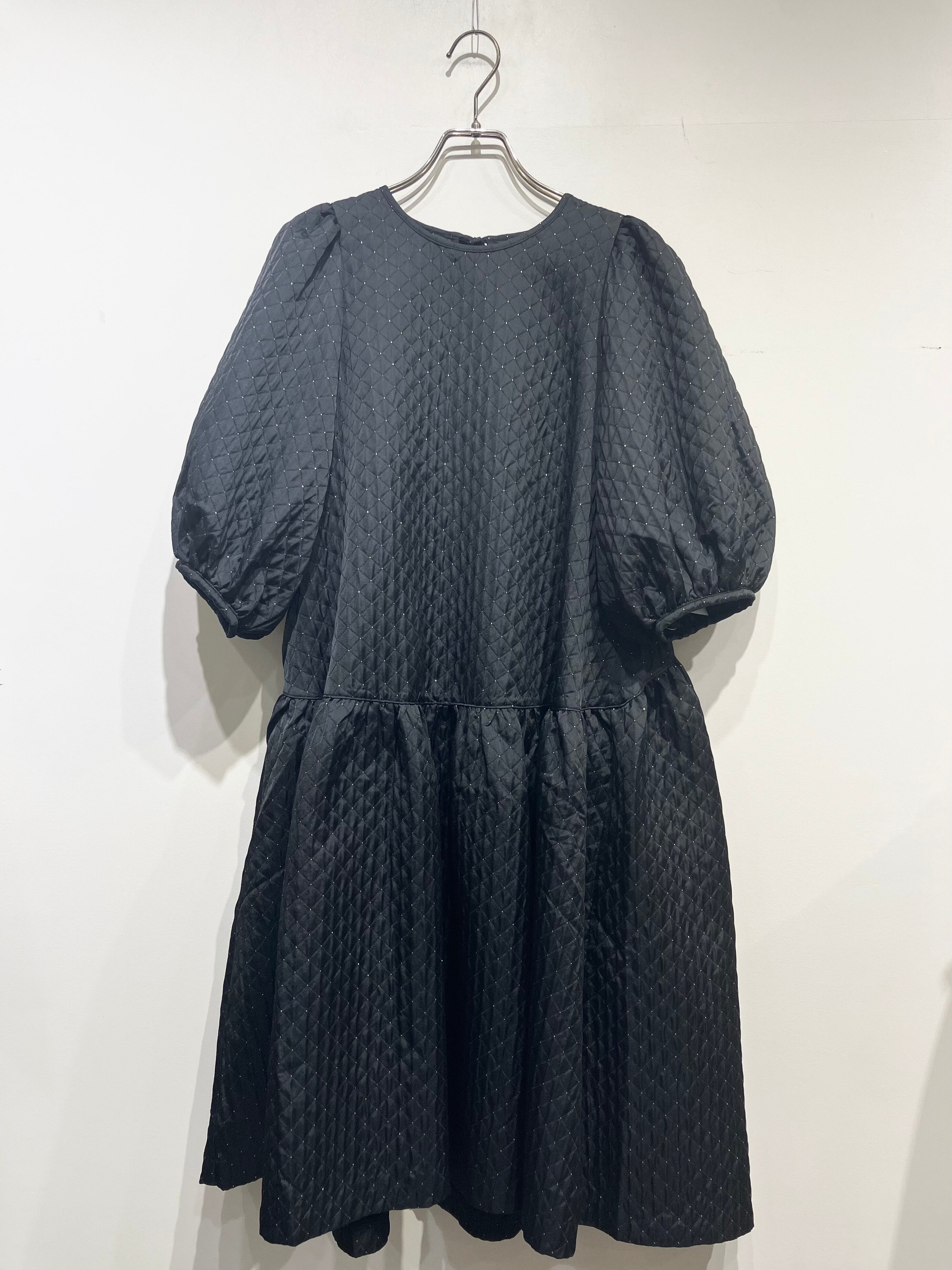 PICCIN パワーショルダーワンピース