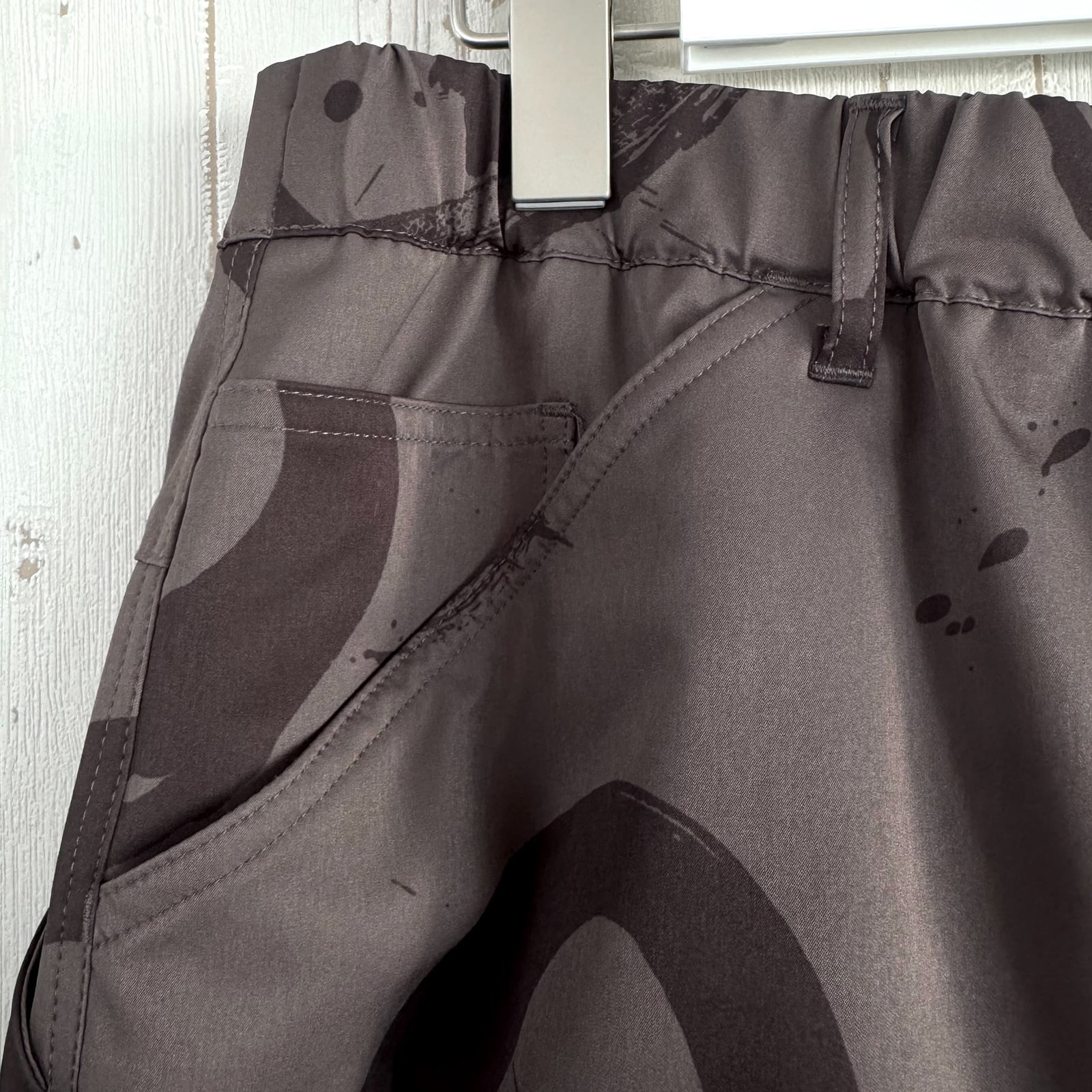 CALLIGRAPHY PATTERN SHORT PANTS -GRAY- | 8G SHOOT WEBSTORE