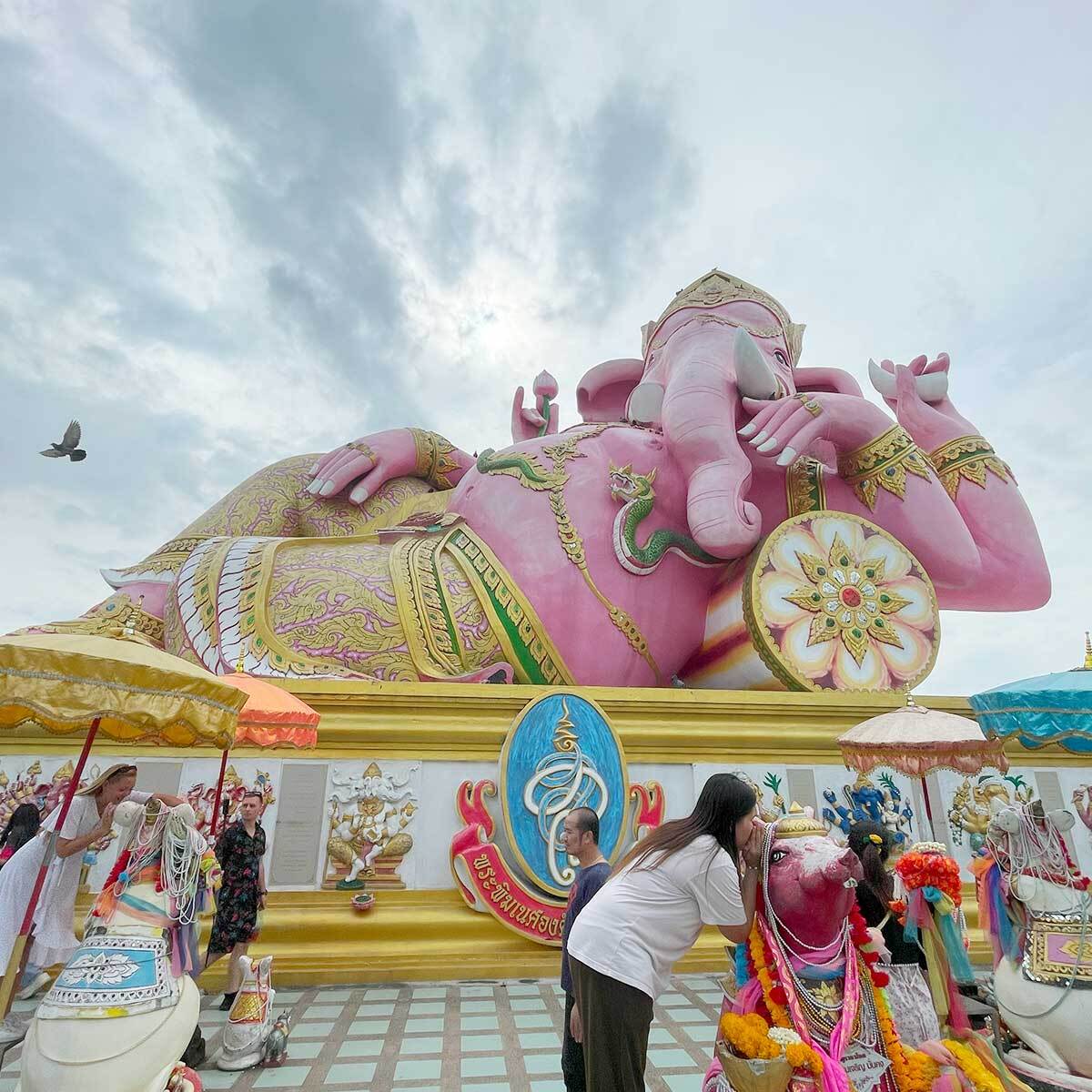 AMULET Ganesha Wat Saman Rattanaram ピンクのガネーシャ