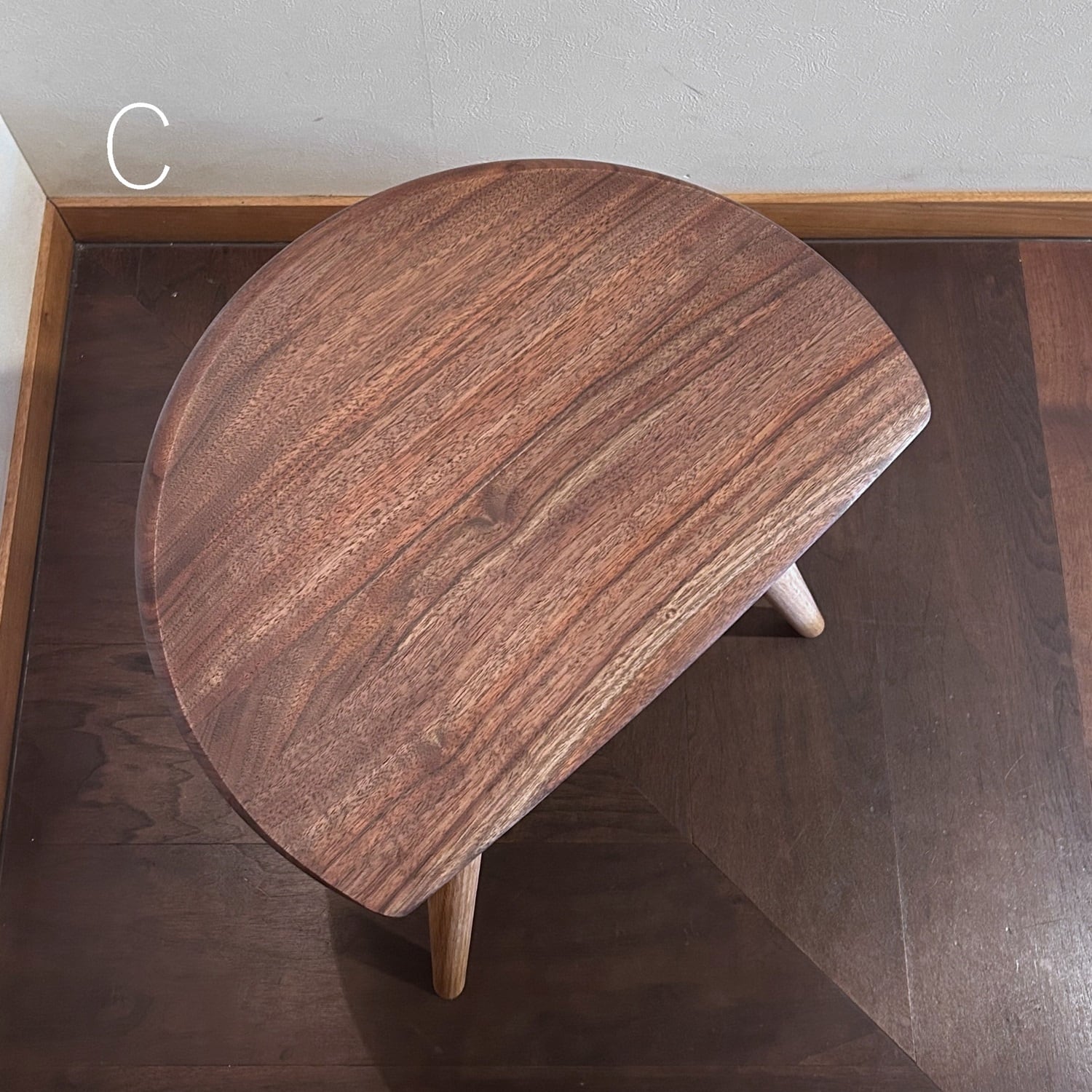 ムーンスツール挽脚 ブラックウォルナット Moon stool - Black walnut