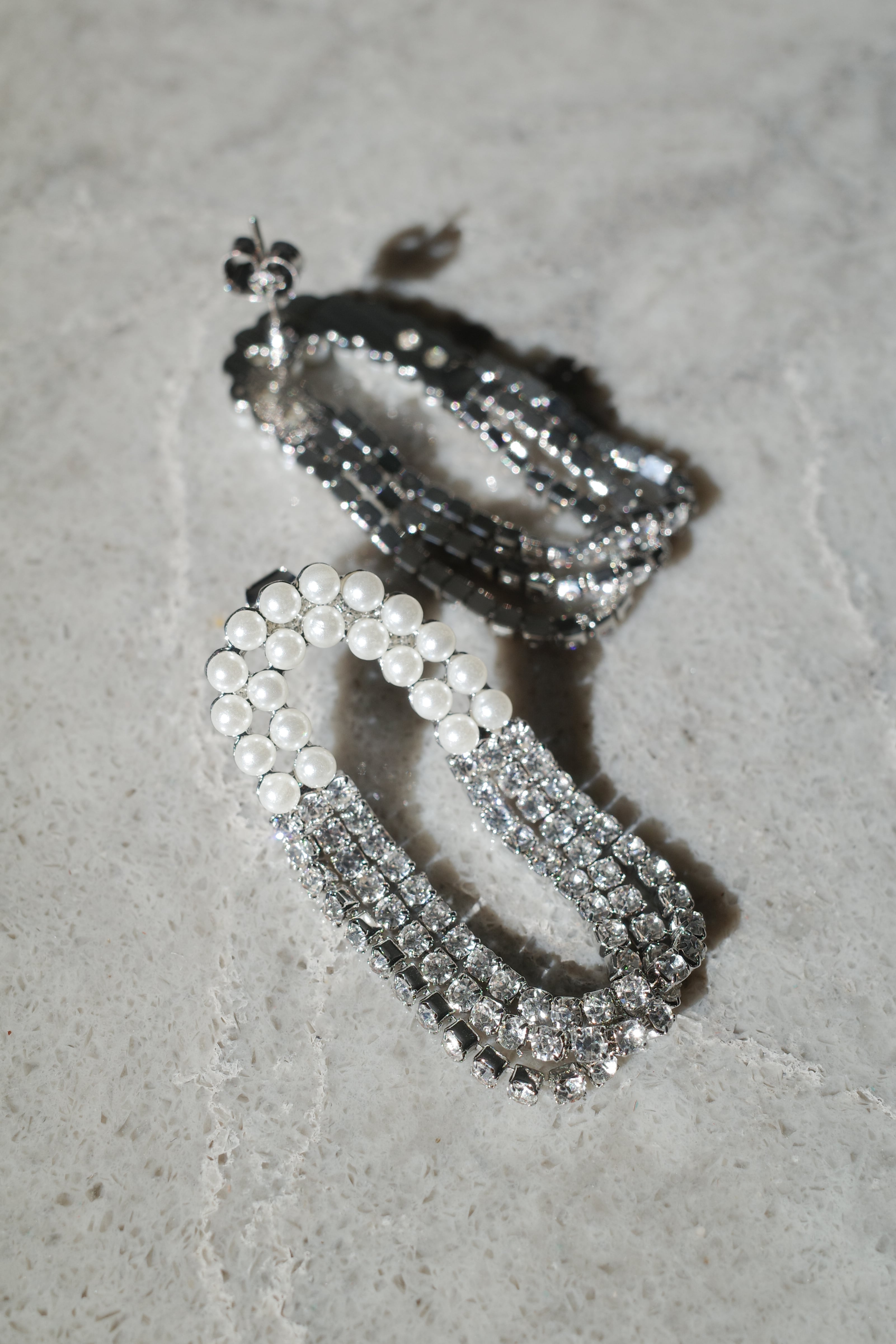 パールビジューフープピアス | yujune