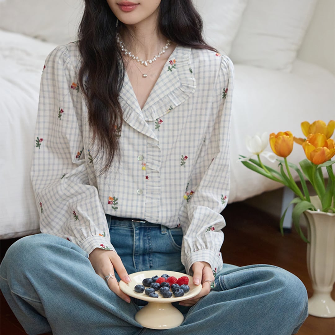 ruffle collar embroidered blouse