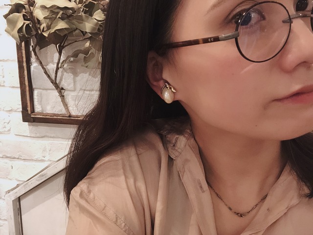 Vintage gold+pearl fruit motif earring