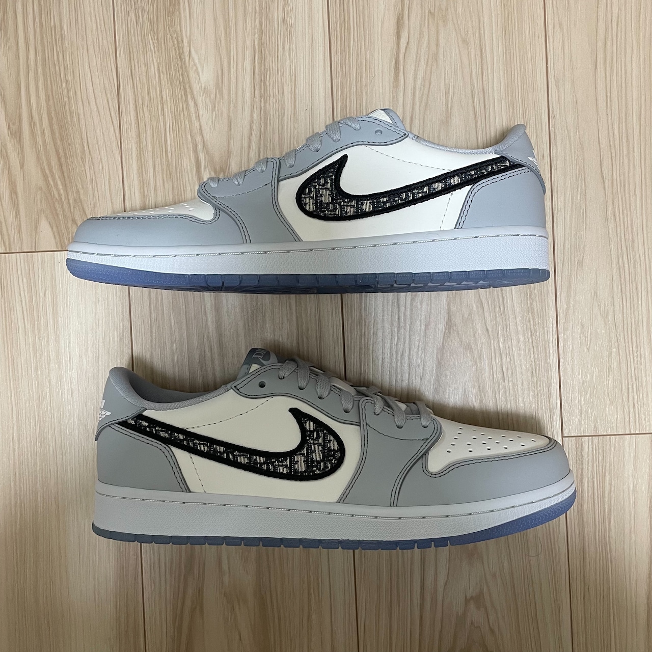 ×DIOR AIR JORDAN 1 LOW OG WOLF GREY CN8608-002
