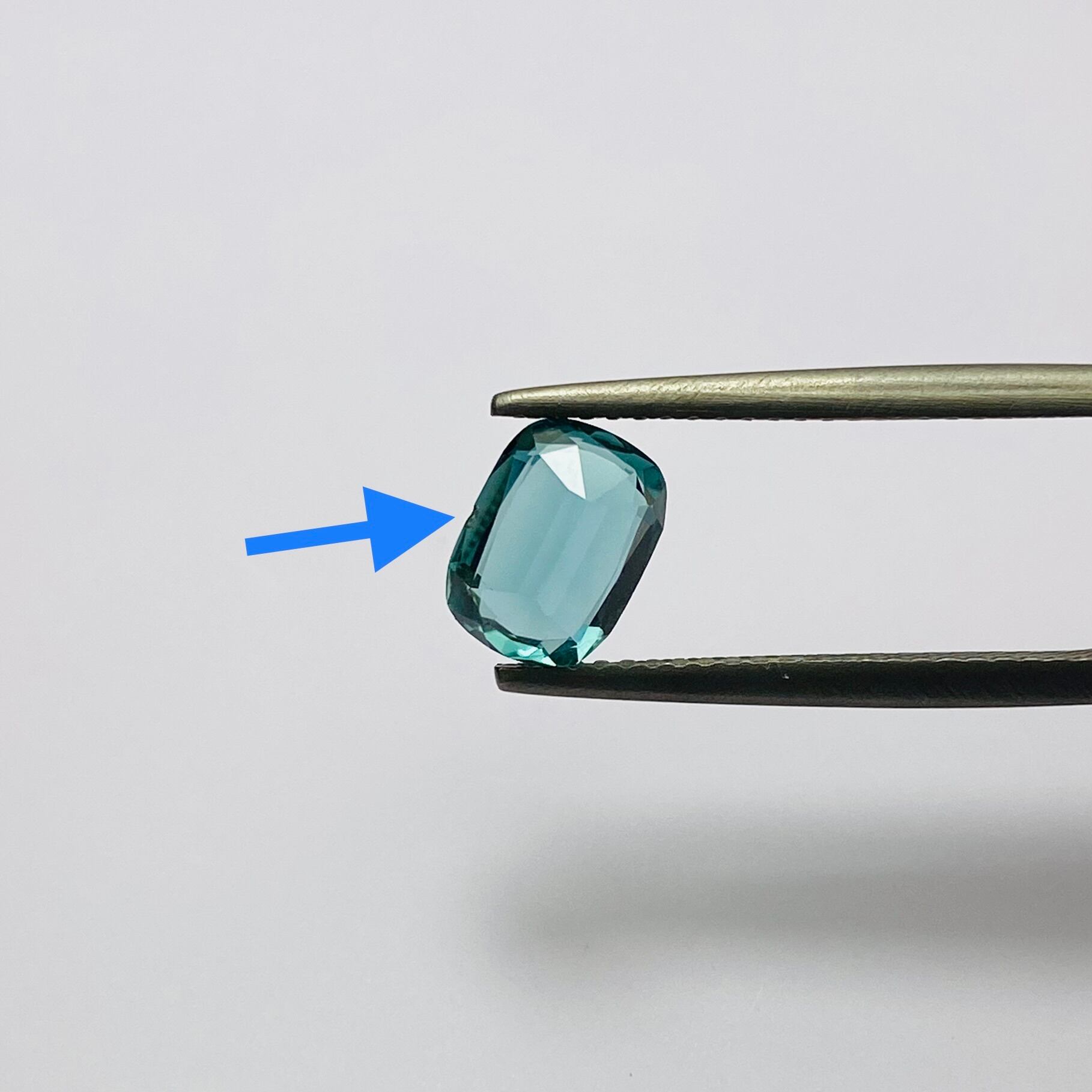 ラグーンカラーのトルマリン