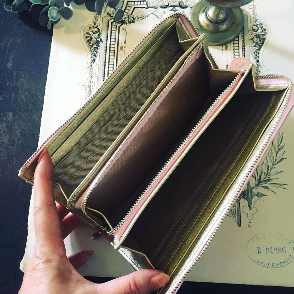 訳あり：革のストロベリーチョコ長財布（銀の包み紙） | キッサ