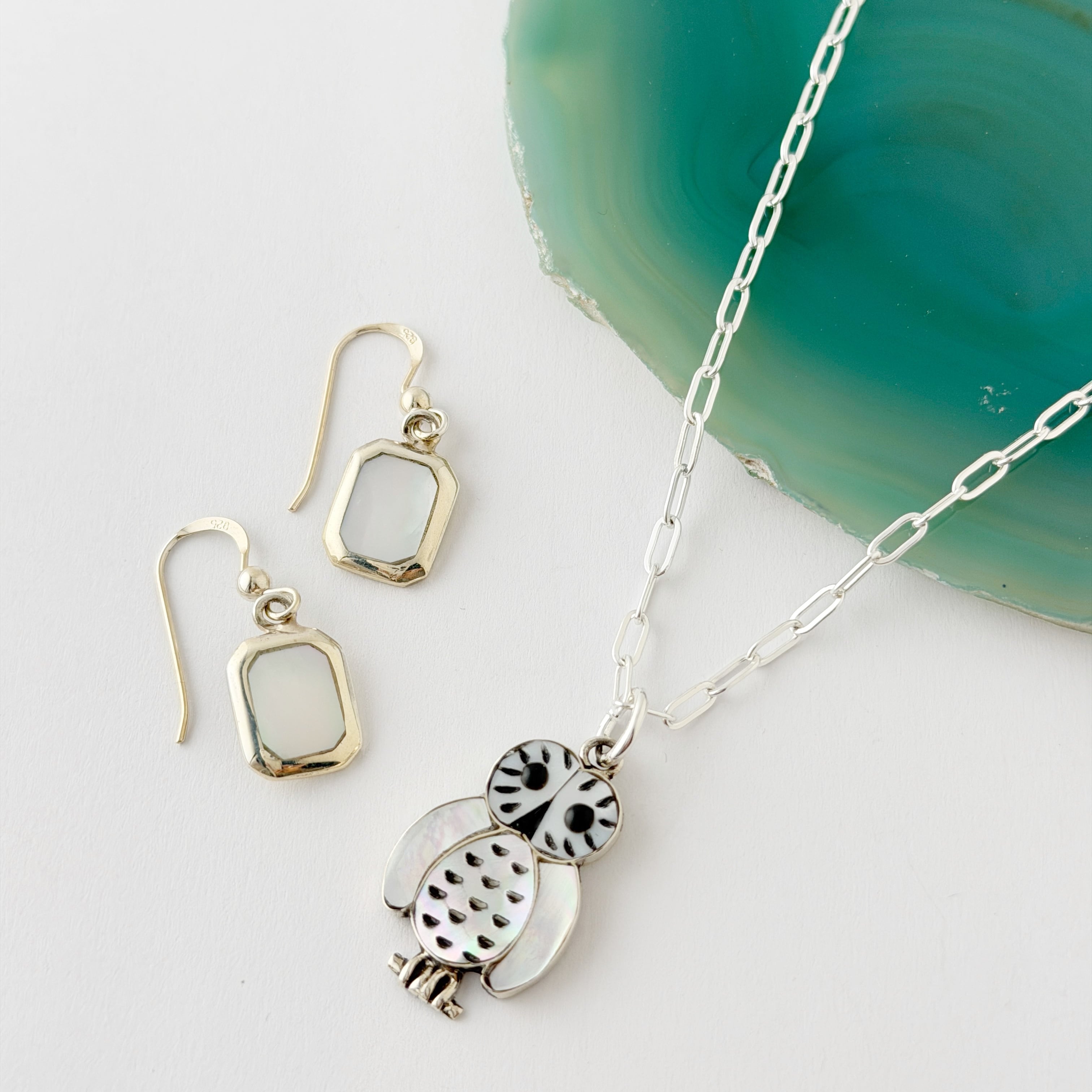 再入荷】《Indian Jewelry 》ZUNI フクロウ ホワイト シェル