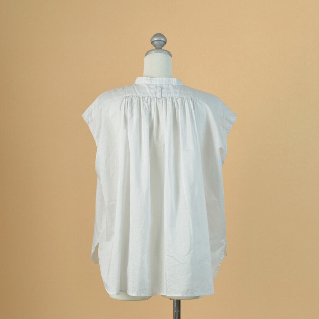 Fabrique en planete terre ファブリケアンプラネテール スタンドカラーノースリーブブラウス・アイスグレイ