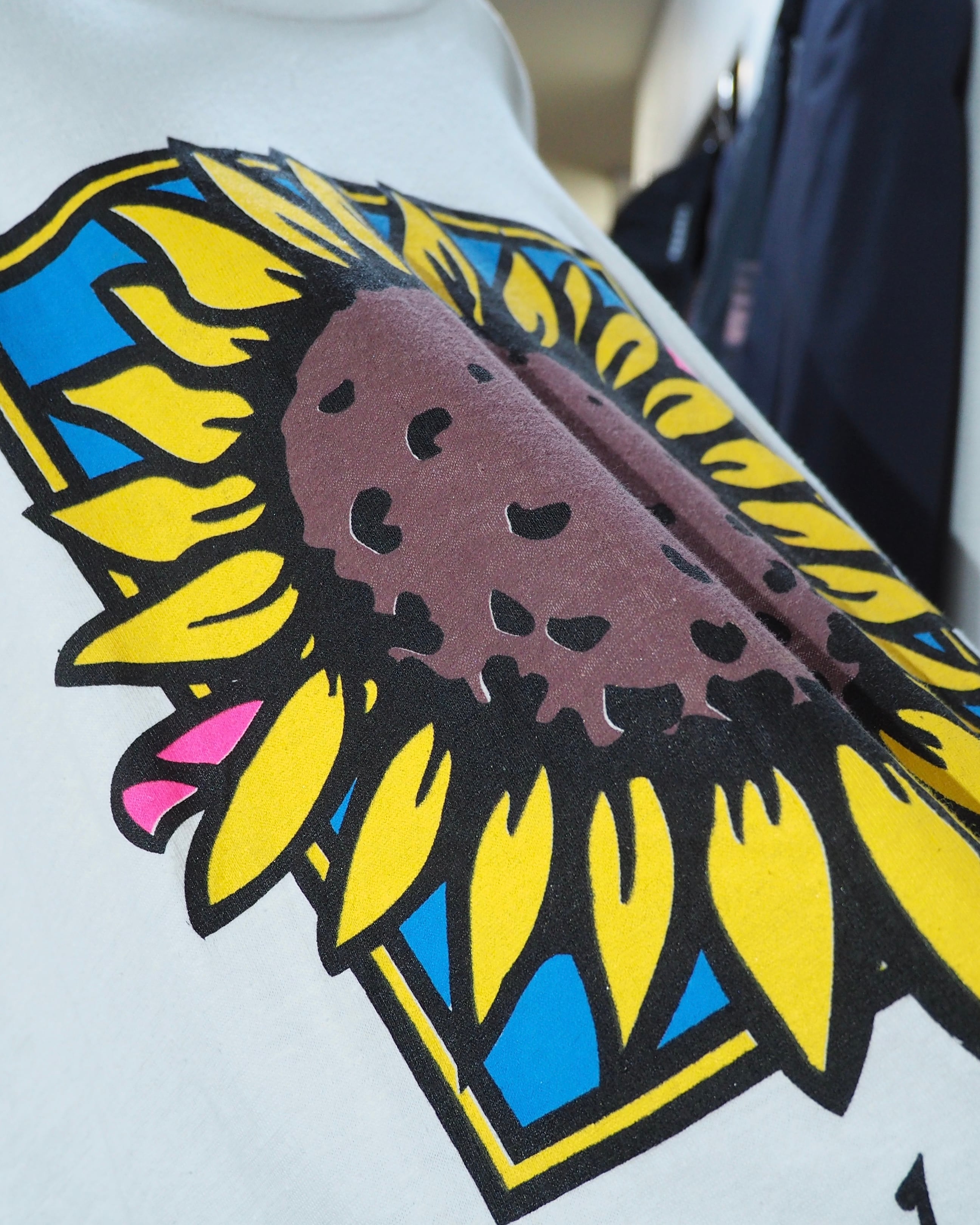 1990s ” 向日葵 ” Beautiful Sunflower printed vintage White SS Tee