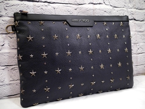 美品★JIMMY CHOO ジミーチュウ DEREK デレク A4対応 マルチ☆スタッズ クラッチ バッグ ドキュメント ケース 黒★ 使い勝手の良いサイズ感