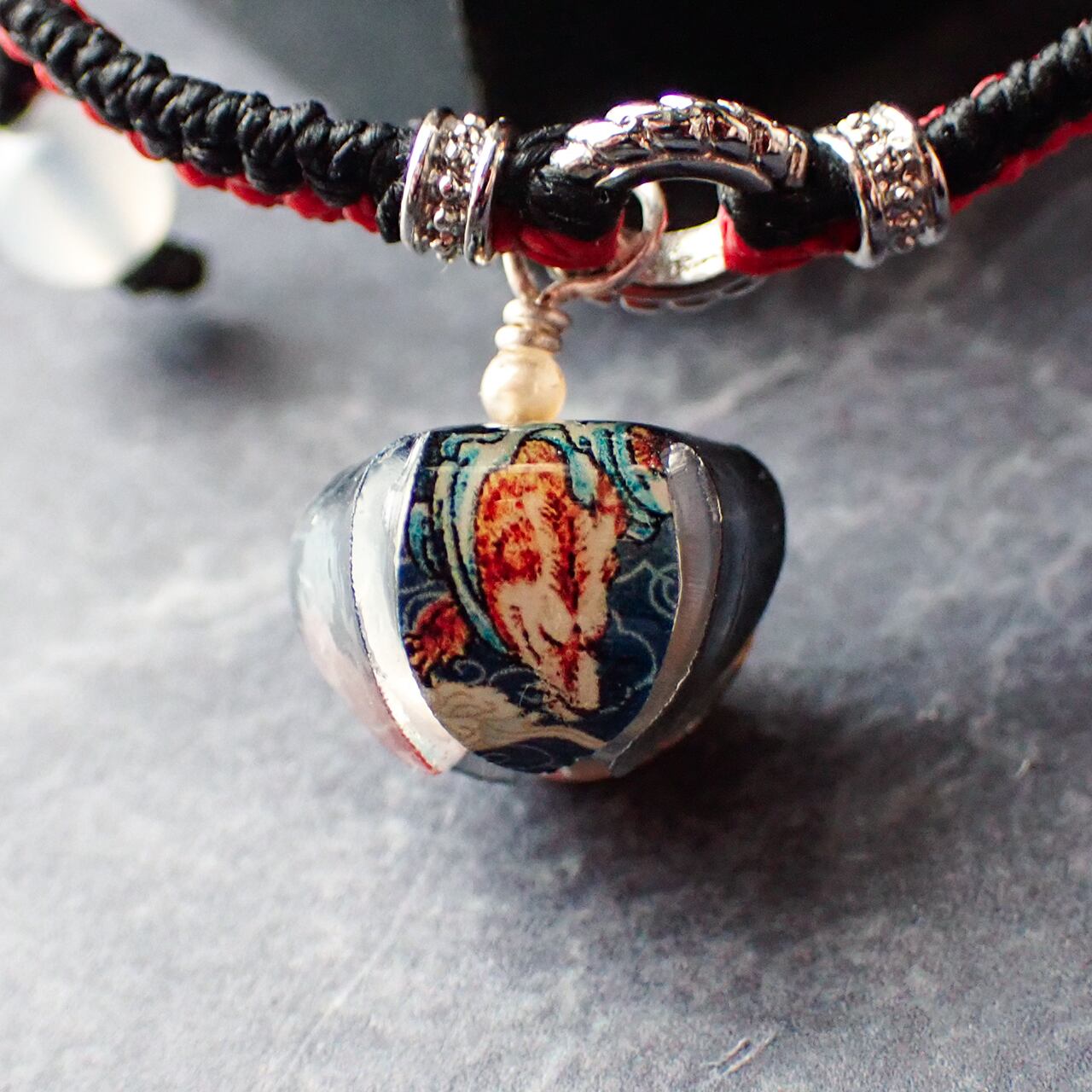 妖鬼灯 -九尾の狐- のマクラメブレスレット | をりをり-woriwori-