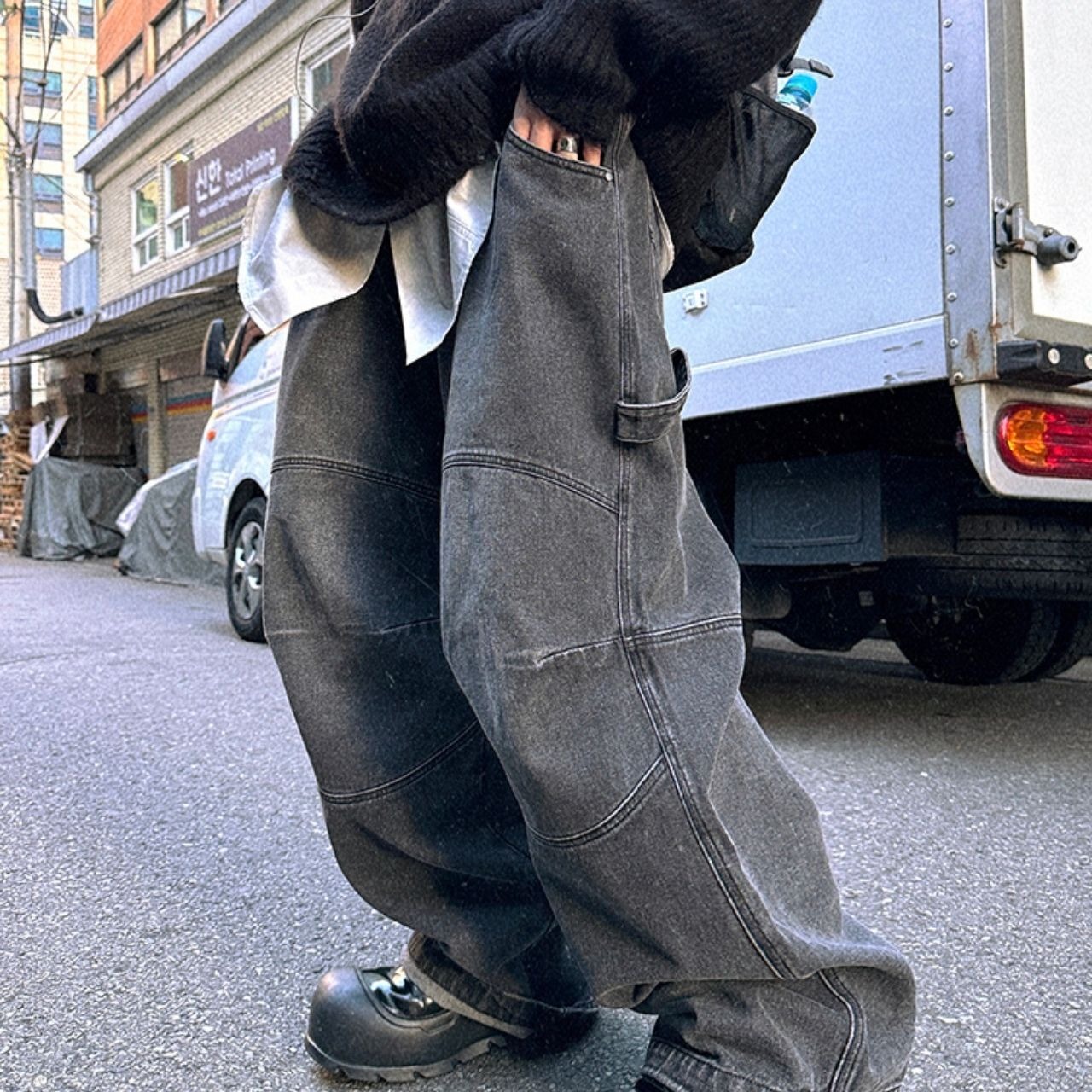 ダークグレーウォッシュワークデニム　1083