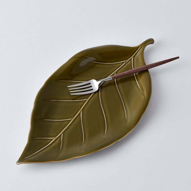 リーフ長皿・ダークグリーン | 重山陶器