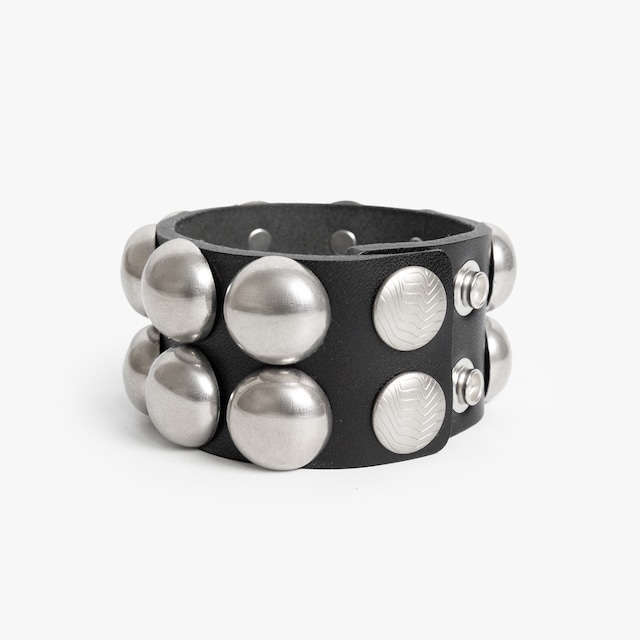 NVRFRGT 26SS 3.8C ROUND DOME STUDDED BRACELET (BLACK)