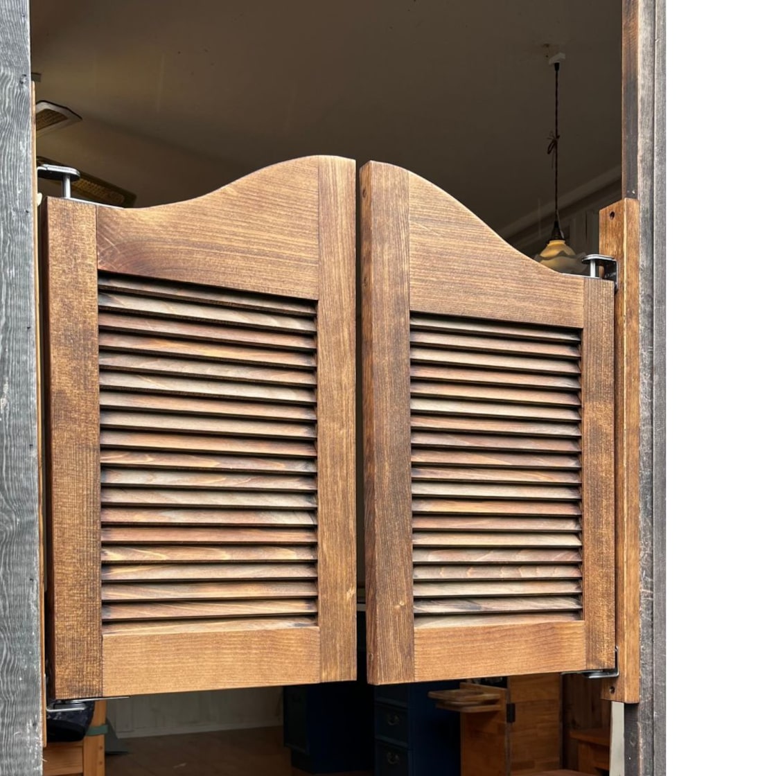 スイングドア木製オートクローズスイングドア、キッチンサルーンカフェウエスタンドア、ホワイトホームオフィスファームバルコニーバーパーテ  カフェドアスイングドア、サルーンカフェスイングドア、自動クローズ機能付きスイングバードアダブル, image size:1120x1120