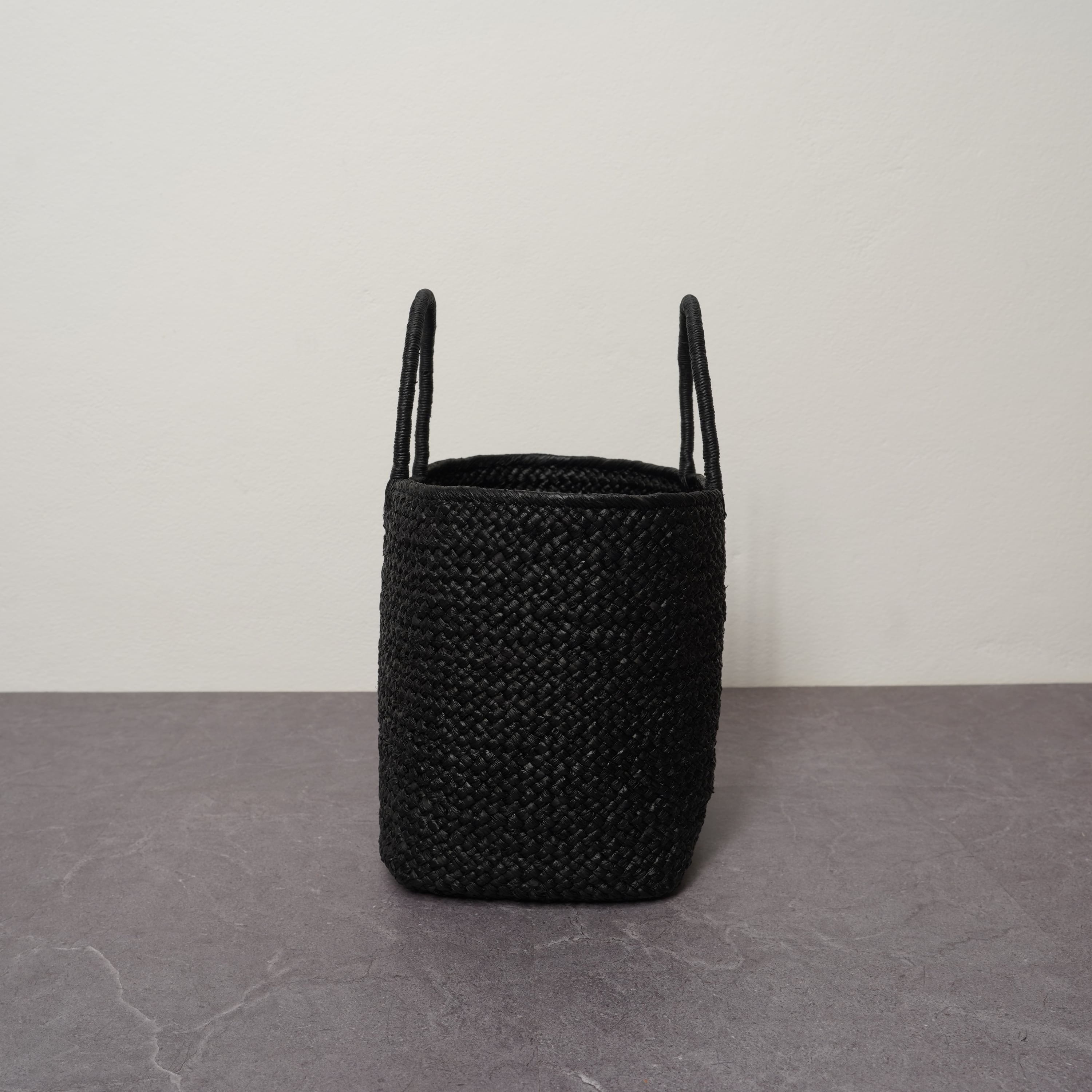 Marche Bag (M) - Black | AMPIANA