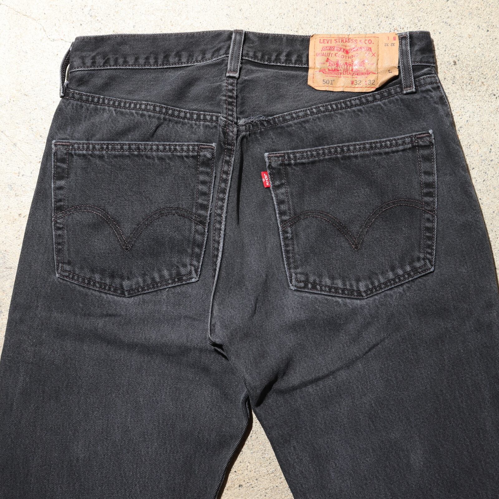 32×32 Levi