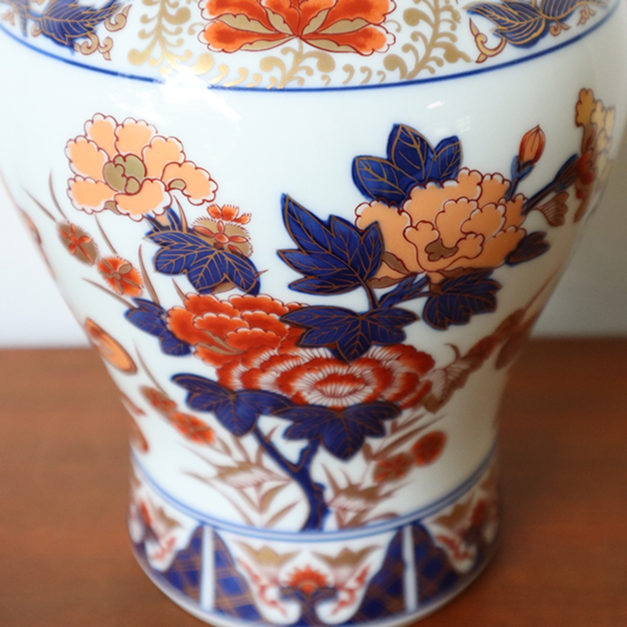 有田焼　24cm花瓶　松桜美人