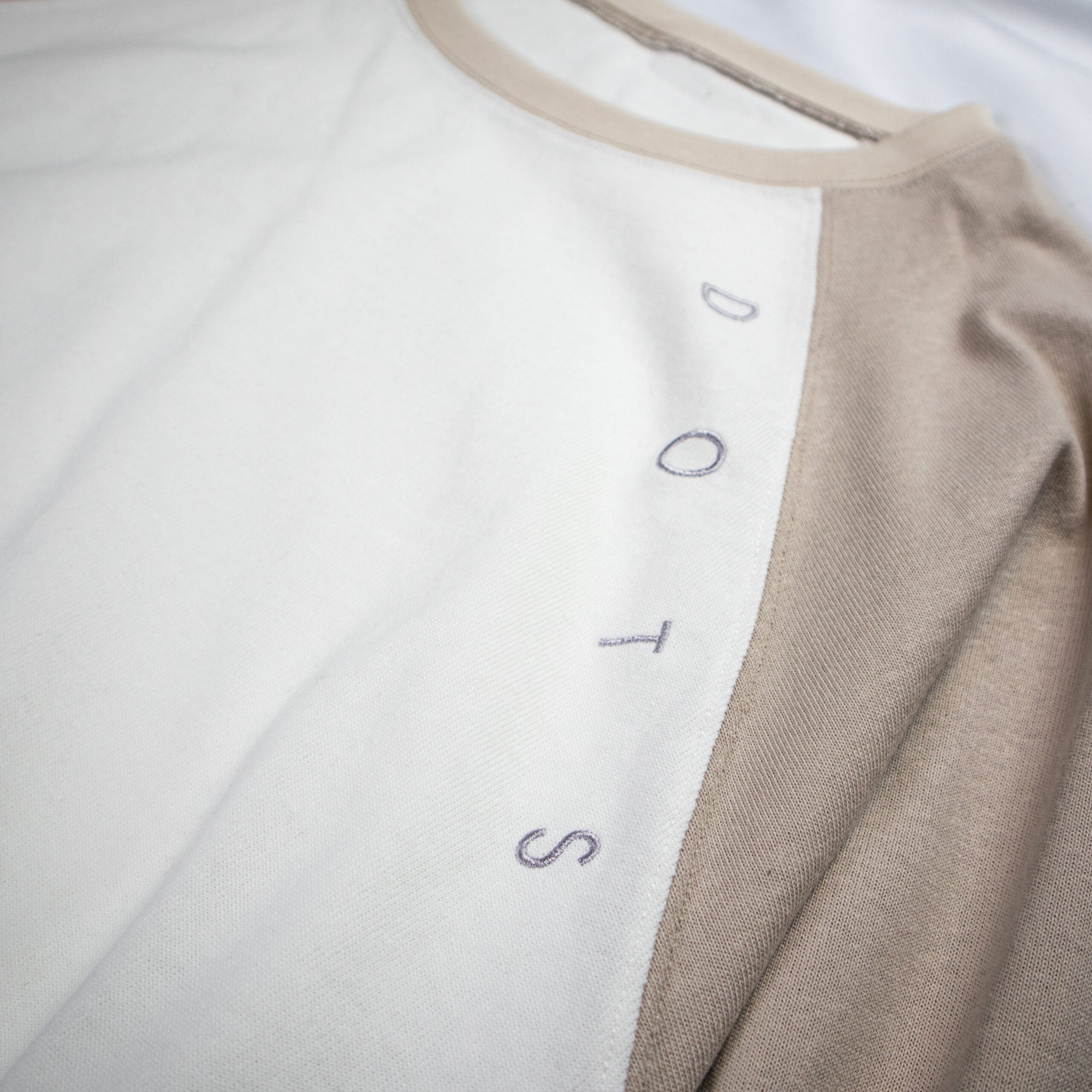 DOTS RAGLAN SLEEVE | DOTS COLLECTIVE